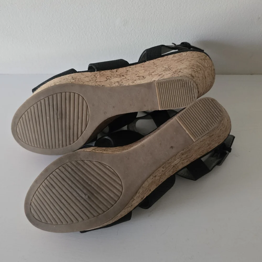White Mountain Black Zip-Front Cork Wedge Sandals – Size 8.5